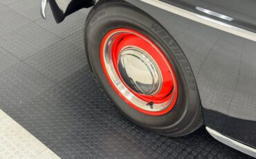 Ford-Super-deluxe-1948-Black-Red-16