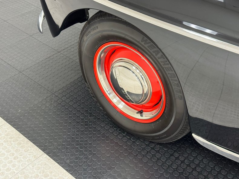 Ford-Super-deluxe-1948-Black-Red-16