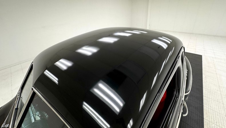 Ford-Super-deluxe-1948-Black-Red-19