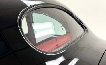 Ford-Super-deluxe-1948-Black-Red-22