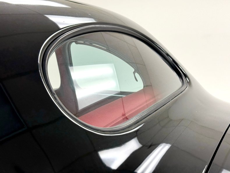 Ford-Super-deluxe-1948-Black-Red-22