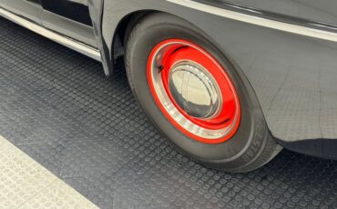 Ford-Super-deluxe-1948-Black-Red-23