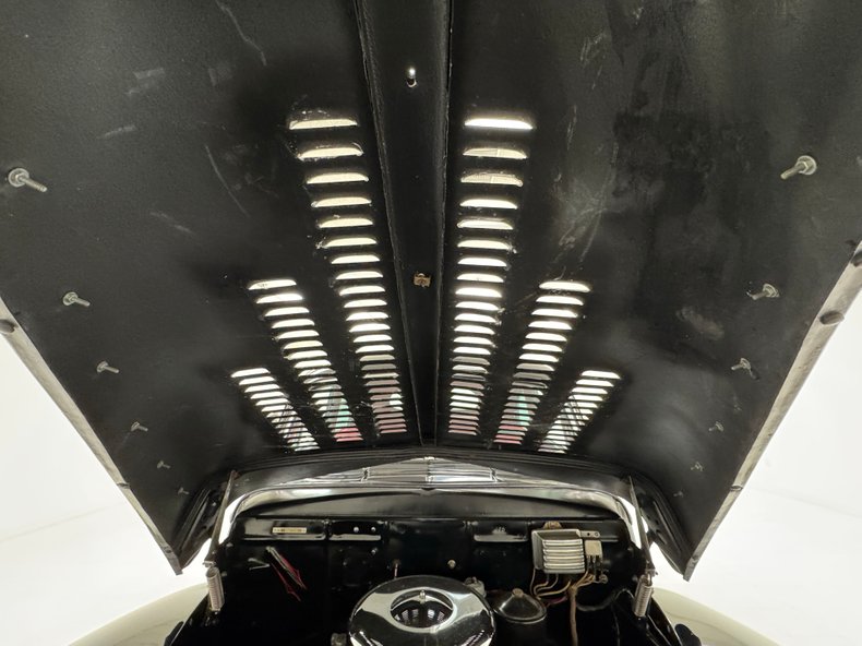 Ford-Super-deluxe-1948-Black-Red-28