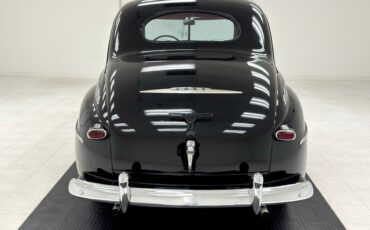 Ford-Super-deluxe-1948-Black-Red-3