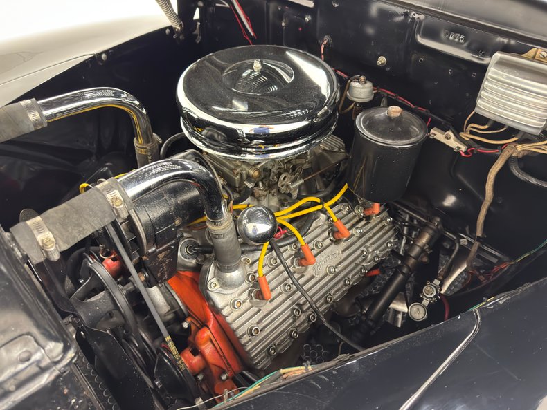 Ford-Super-deluxe-1948-Black-Red-31