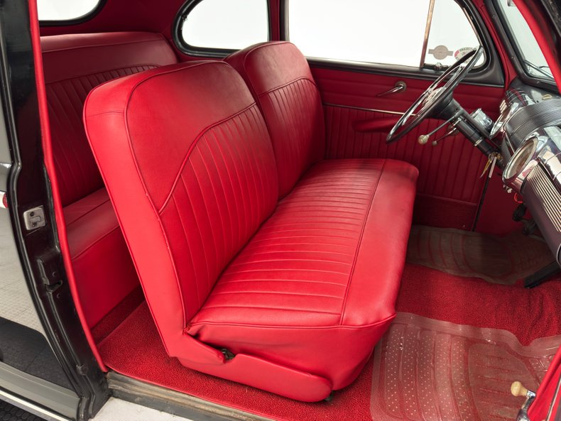 Ford-Super-deluxe-1948-Black-Red-34