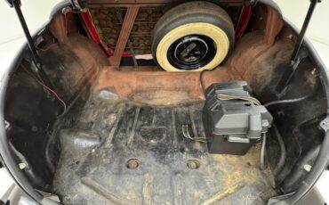 Ford-Super-deluxe-1948-Black-Red-35