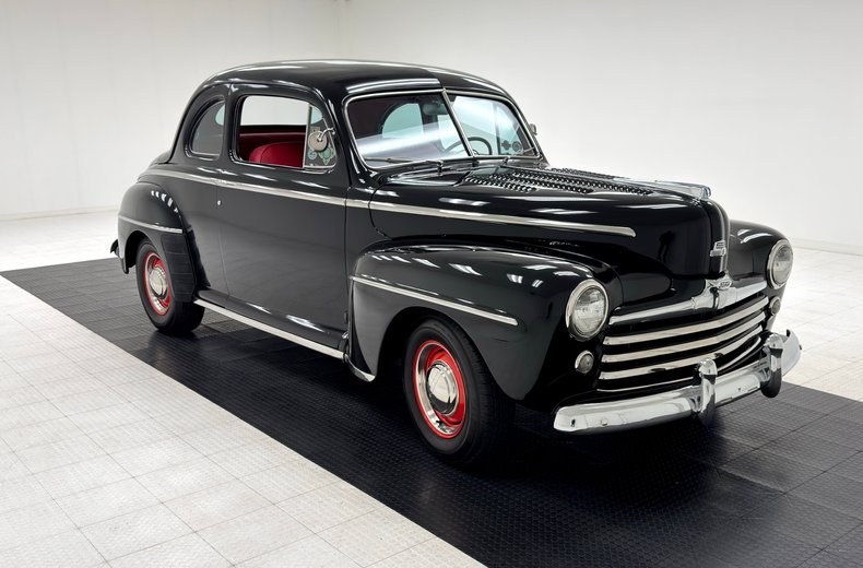 Ford-Super-deluxe-1948-Black-Red-4