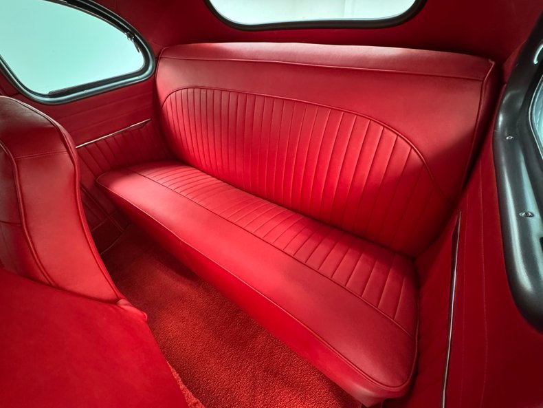 Ford-Super-deluxe-1948-Black-Red-40