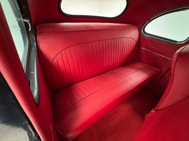 Ford-Super-deluxe-1948-Black-Red-41