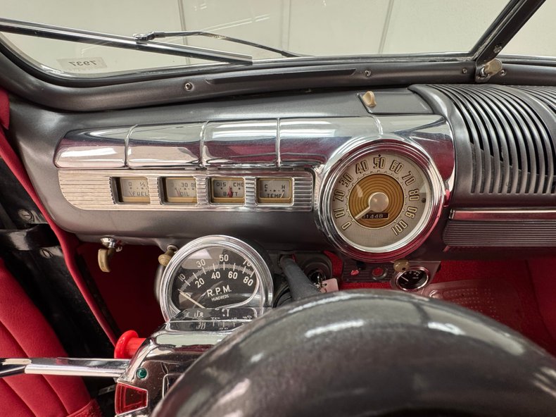 Ford-Super-deluxe-1948-Black-Red-43