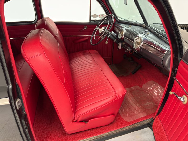 Ford-Super-deluxe-1948-Black-Red-6