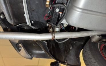 Ford-Super-deluxe-1948-Black-Red-9