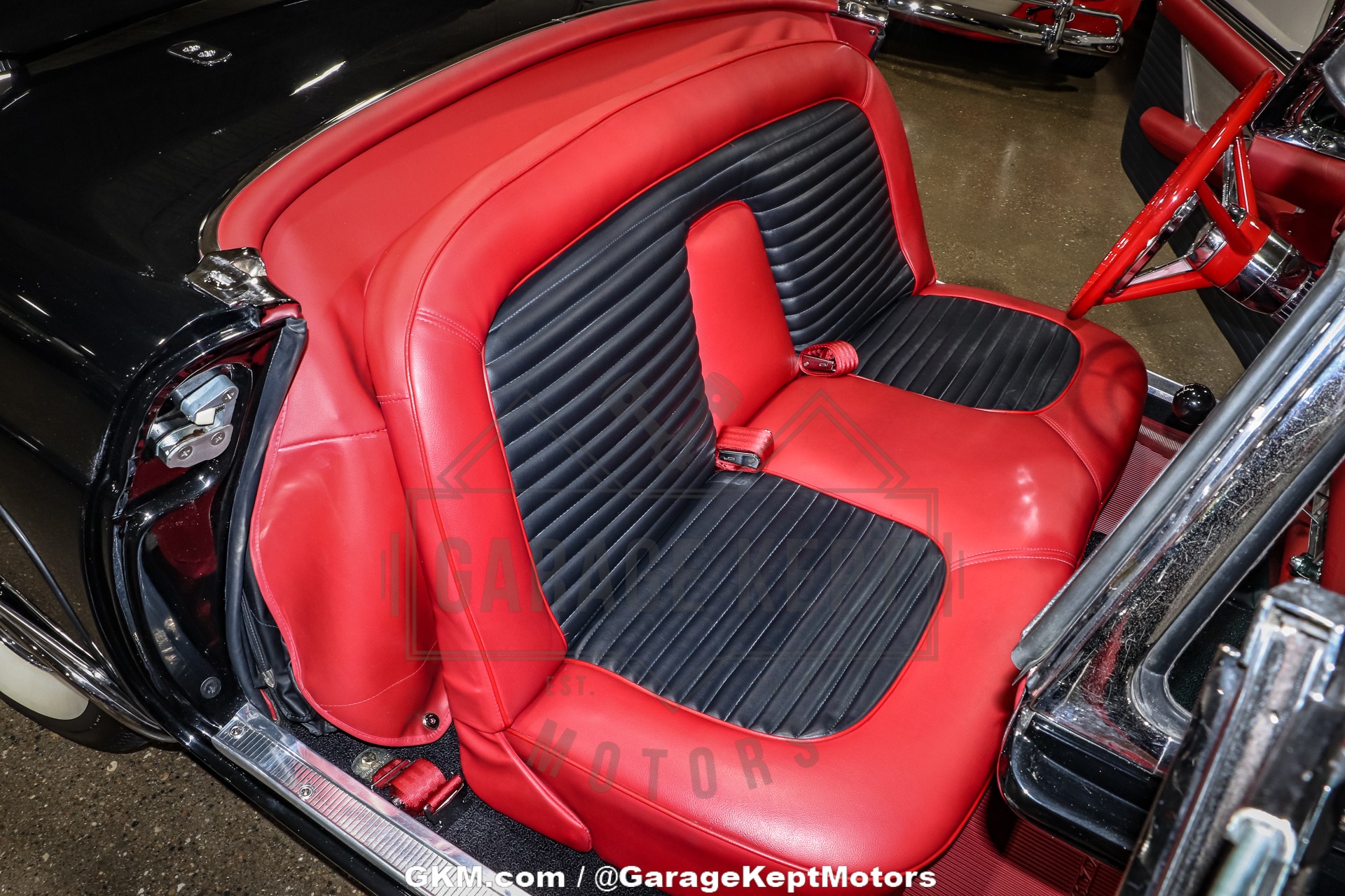 Ford-Thunderbird-1956-Black-Red-12