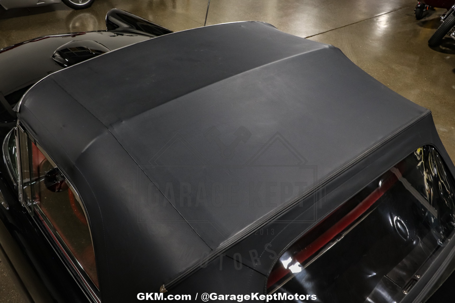 Ford-Thunderbird-1956-Black-Red-17