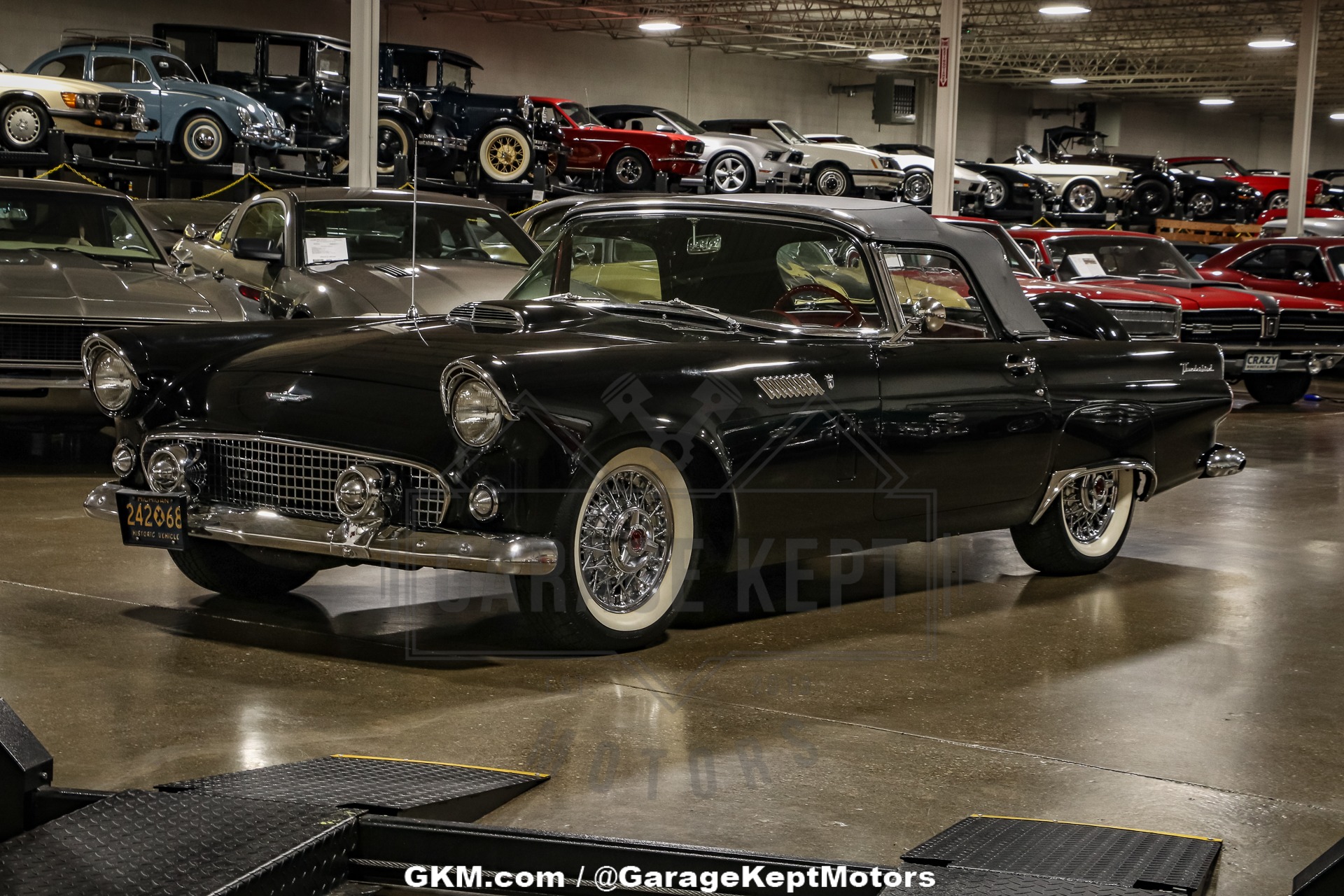 Ford-Thunderbird-1956-Black-Red-22
