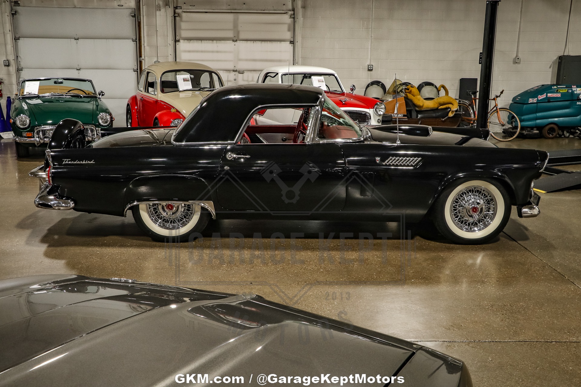 Ford-Thunderbird-1956-Black-Red-31