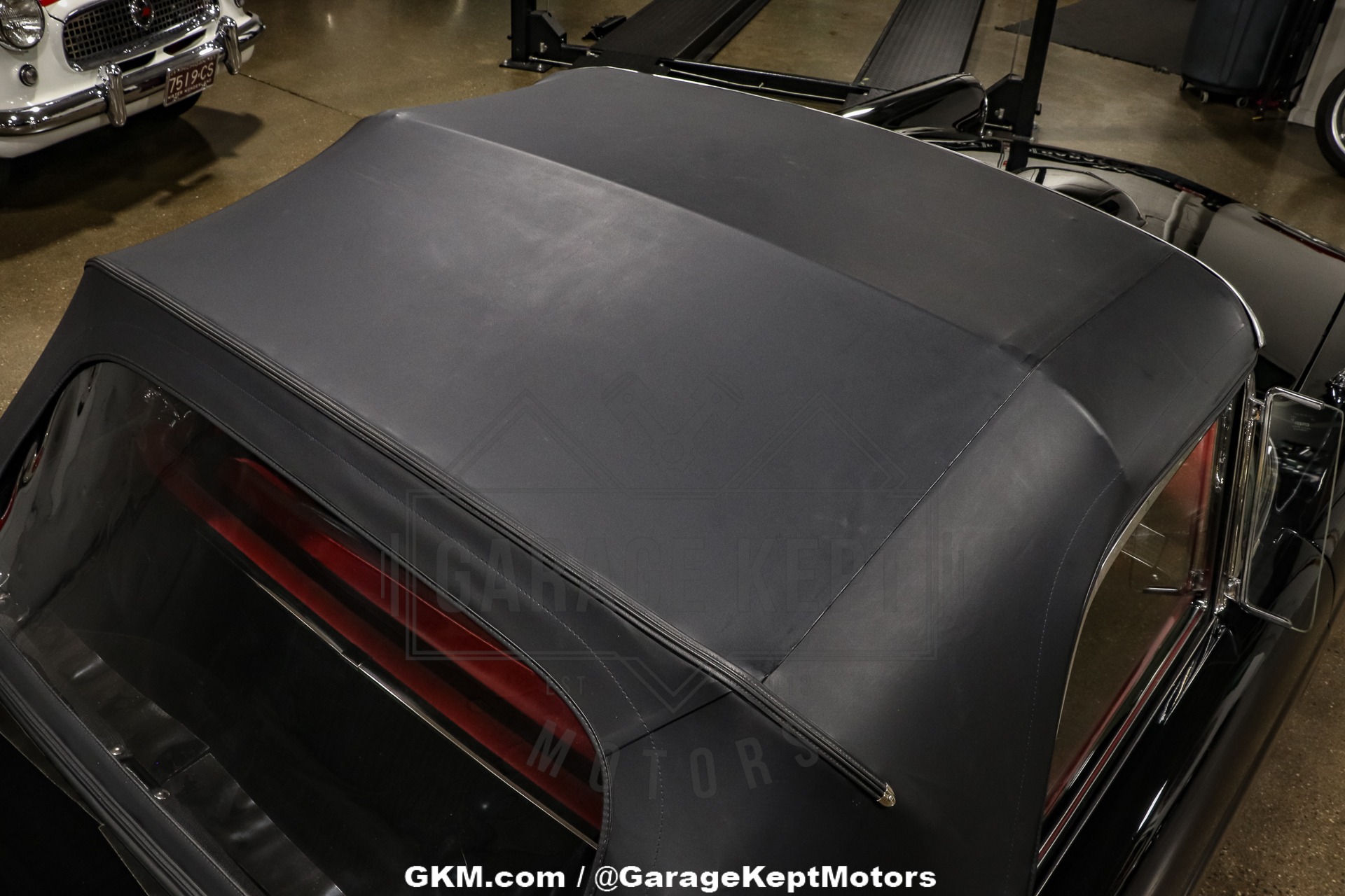 Ford-Thunderbird-1956-Black-Red-37