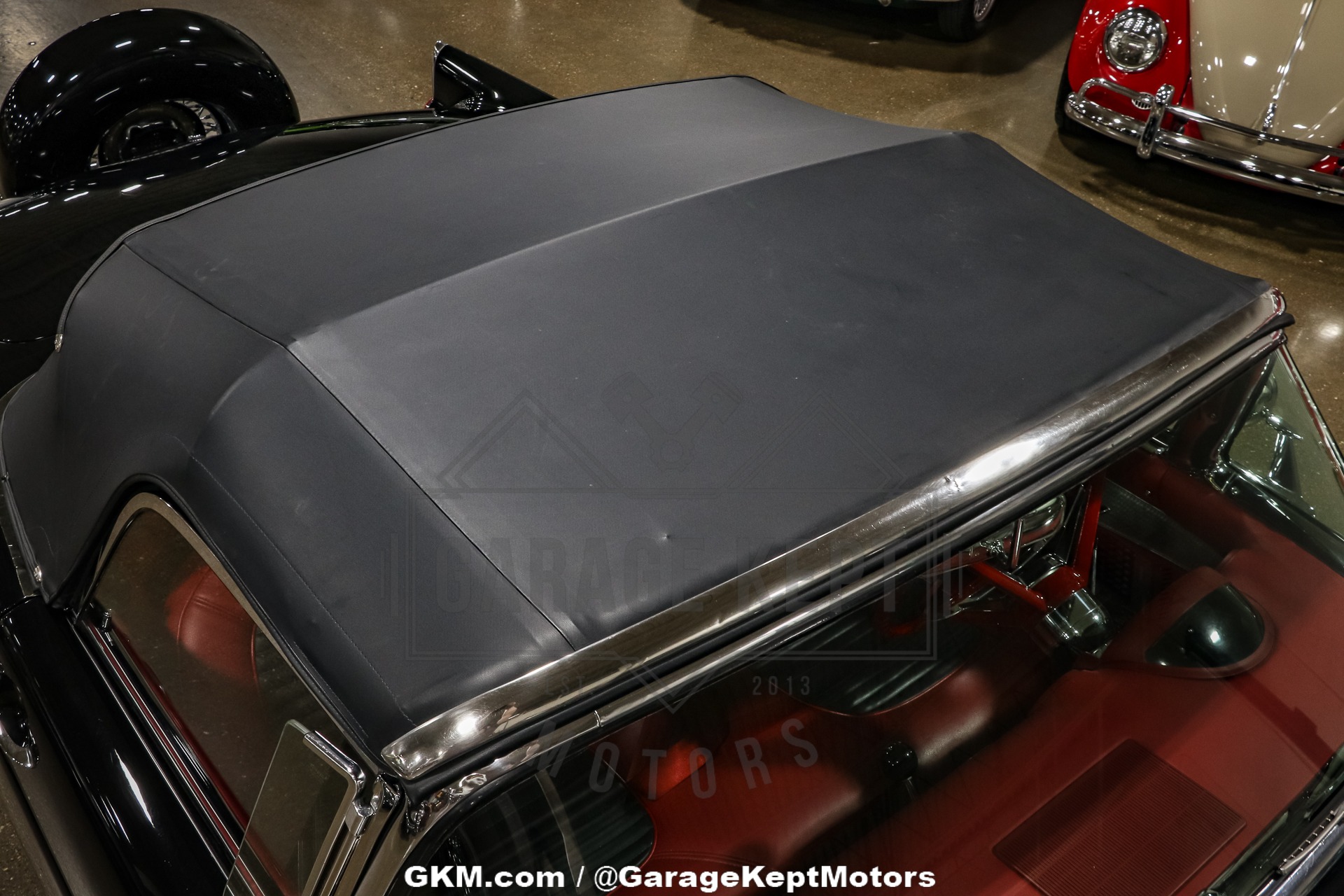 Ford-Thunderbird-1956-Black-Red-38