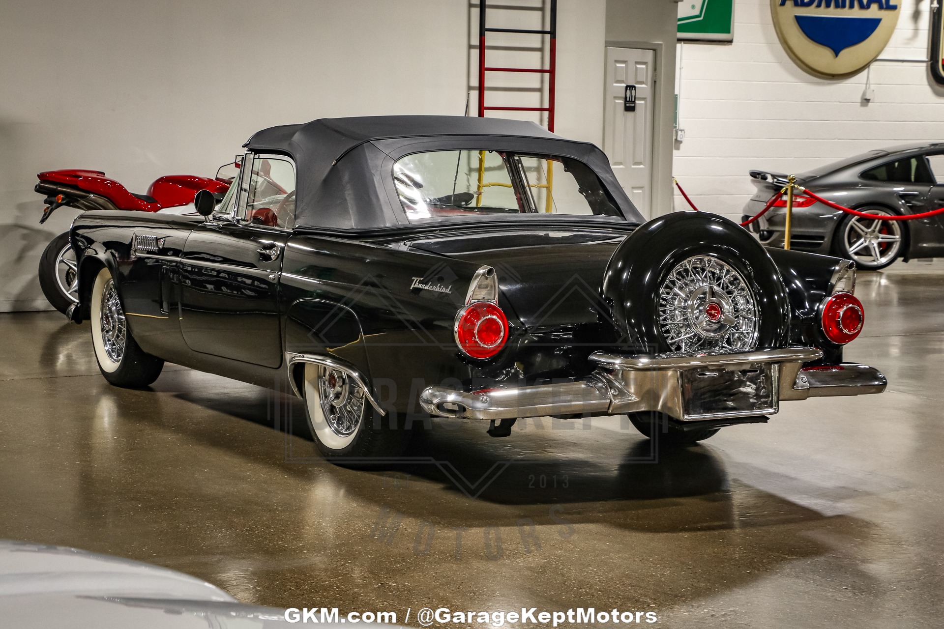 Ford-Thunderbird-1956-Black-Red-4