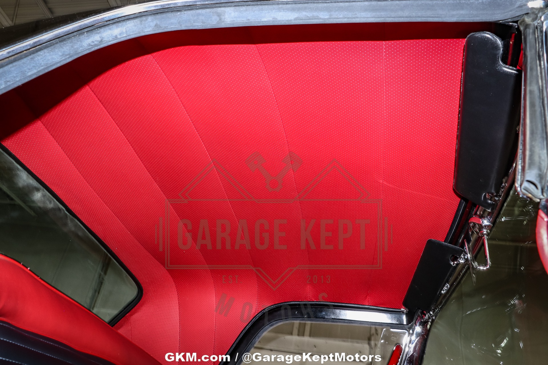 Ford-Thunderbird-1956-Black-Red-42