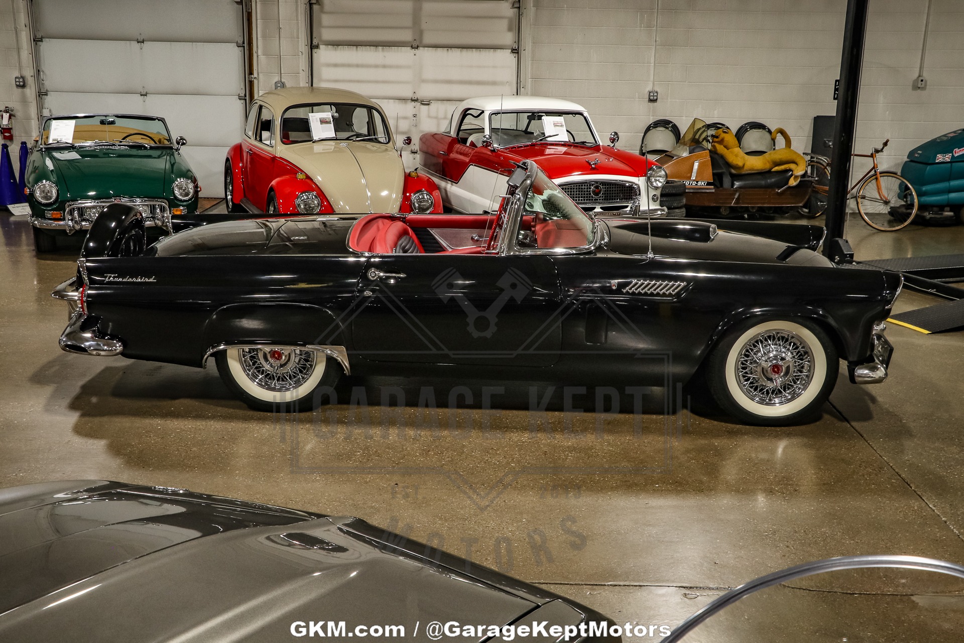 Ford-Thunderbird-1956-Black-Red-43