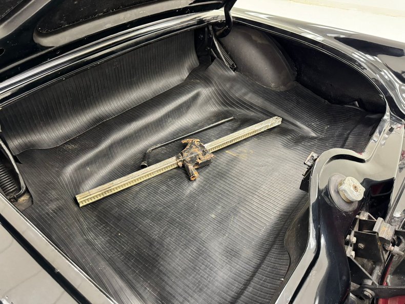 Ford-Thunderbird-1956-Raven-Black-Black-40