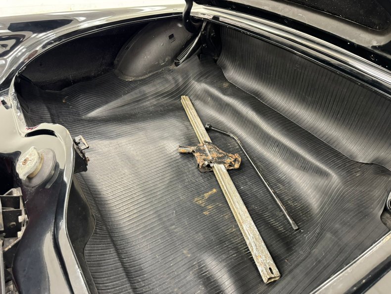 Ford-Thunderbird-1956-Raven-Black-Black-42