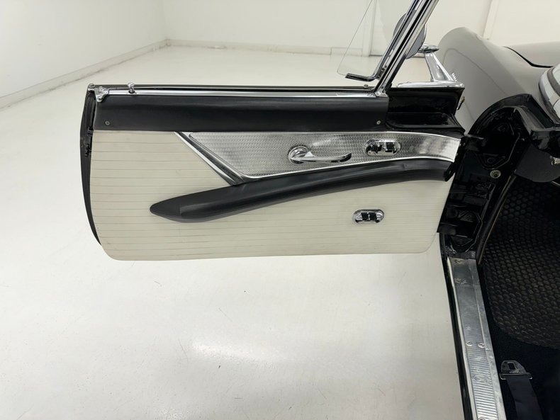 Ford-Thunderbird-1956-Raven-Black-Black-43