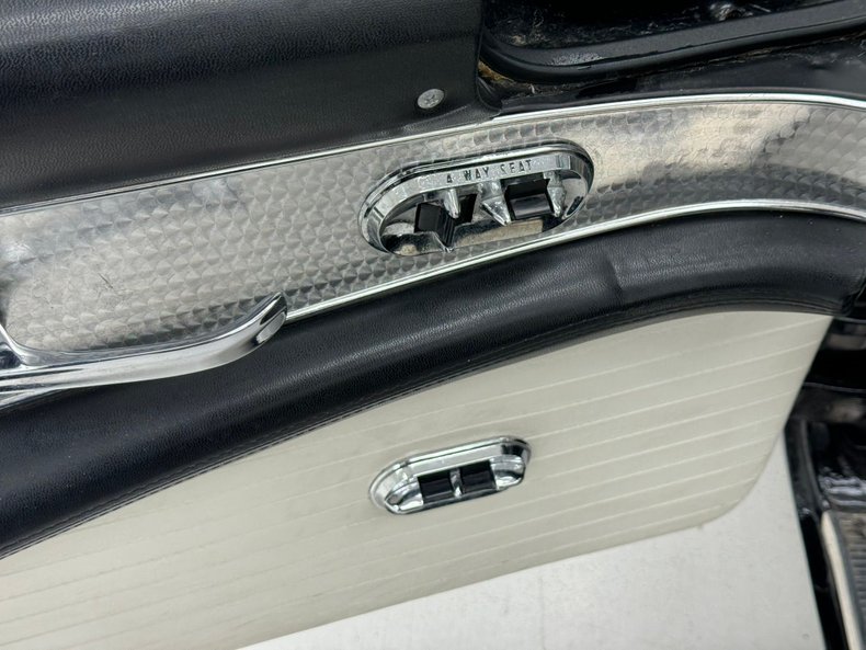 Ford-Thunderbird-1956-Raven-Black-Black-44