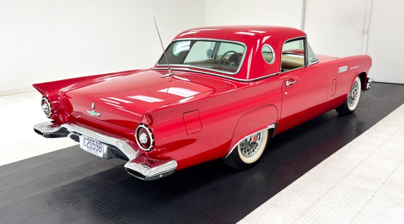 Ford-Thunderbird-1957-Flame-Red-Saddle-11