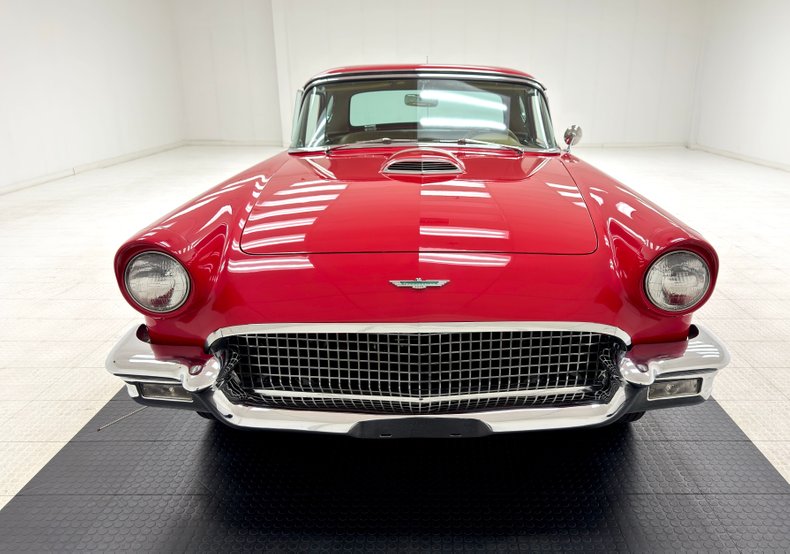 Ford-Thunderbird-1957-Flame-Red-Saddle-14