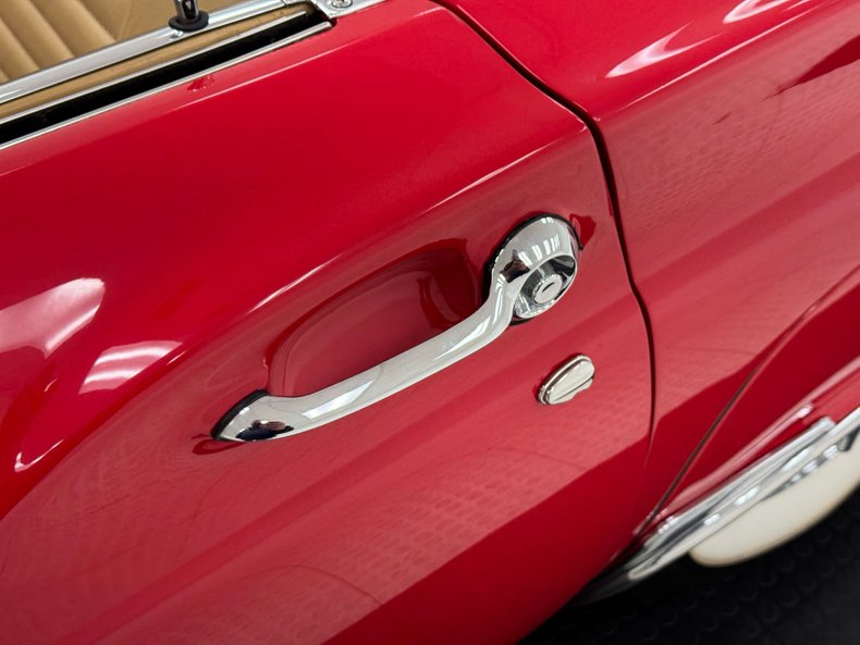 Ford-Thunderbird-1957-Flame-Red-Saddle-21