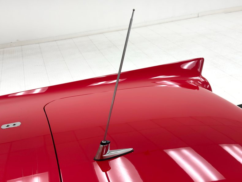 Ford-Thunderbird-1957-Flame-Red-Saddle-23