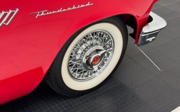 Ford-Thunderbird-1957-Flame-Red-Saddle-29
