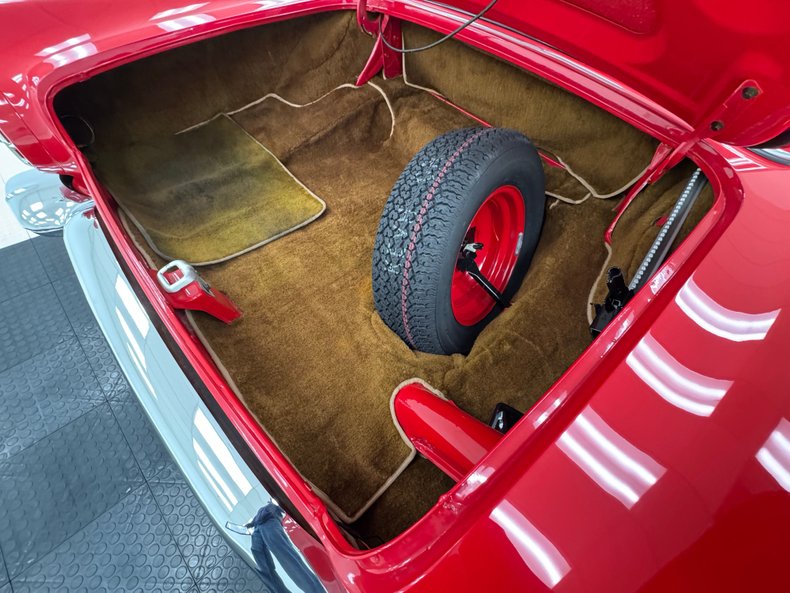 Ford-Thunderbird-1957-Flame-Red-Saddle-40