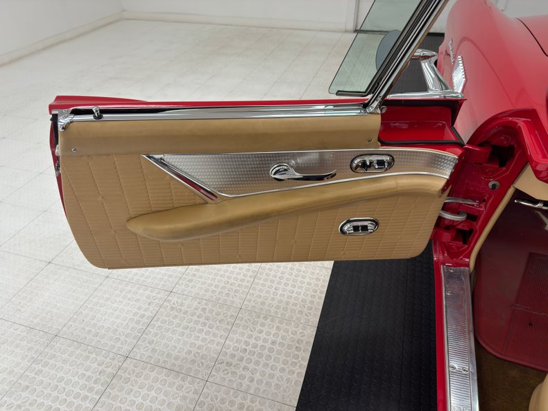 Ford-Thunderbird-1957-Flame-Red-Saddle-41