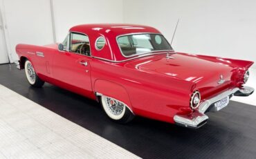 Ford-Thunderbird-1957-Flame-Red-Saddle-8