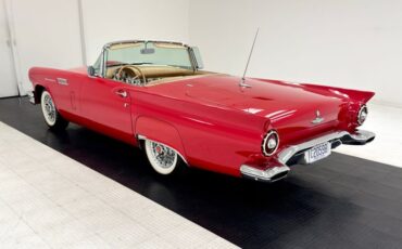 Ford-Thunderbird-1957-Flame-Red-Saddle-9