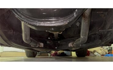 Ford-Thunderbird-1957-Kandy-Apple-Red-Gold-flake-Red-and-white-quilted-10