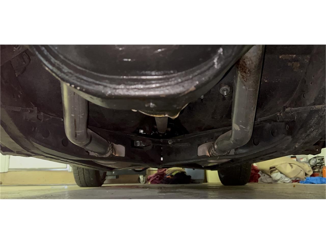 Ford-Thunderbird-1957-Kandy-Apple-Red-Gold-flake-Red-and-white-quilted-10