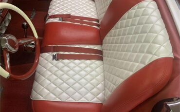 Ford-Thunderbird-1957-Kandy-Apple-Red-Gold-flake-Red-and-white-quilted-19