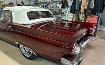 Ford-Thunderbird-1957-Kandy-Apple-Red-Gold-flake-Red-and-white-quilted-51
