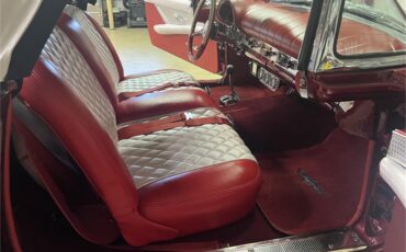 Ford-Thunderbird-1957-Kandy-Apple-Red-Gold-flake-Red-and-white-quilted-60