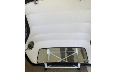 Ford-Thunderbird-1957-Kandy-Apple-Red-Gold-flake-Red-and-white-quilted-70