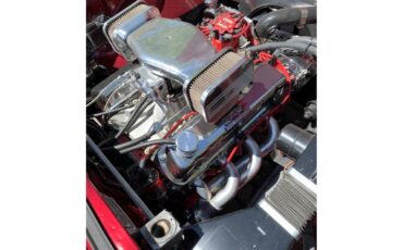 Ford-Thunderbird-1957-Kandy-Apple-Red-Gold-flake-Red-and-white-quilted-85