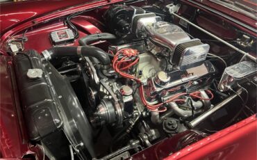 Ford-Thunderbird-1957-Kandy-Apple-Red-Gold-flake-Red-and-white-quilted-86