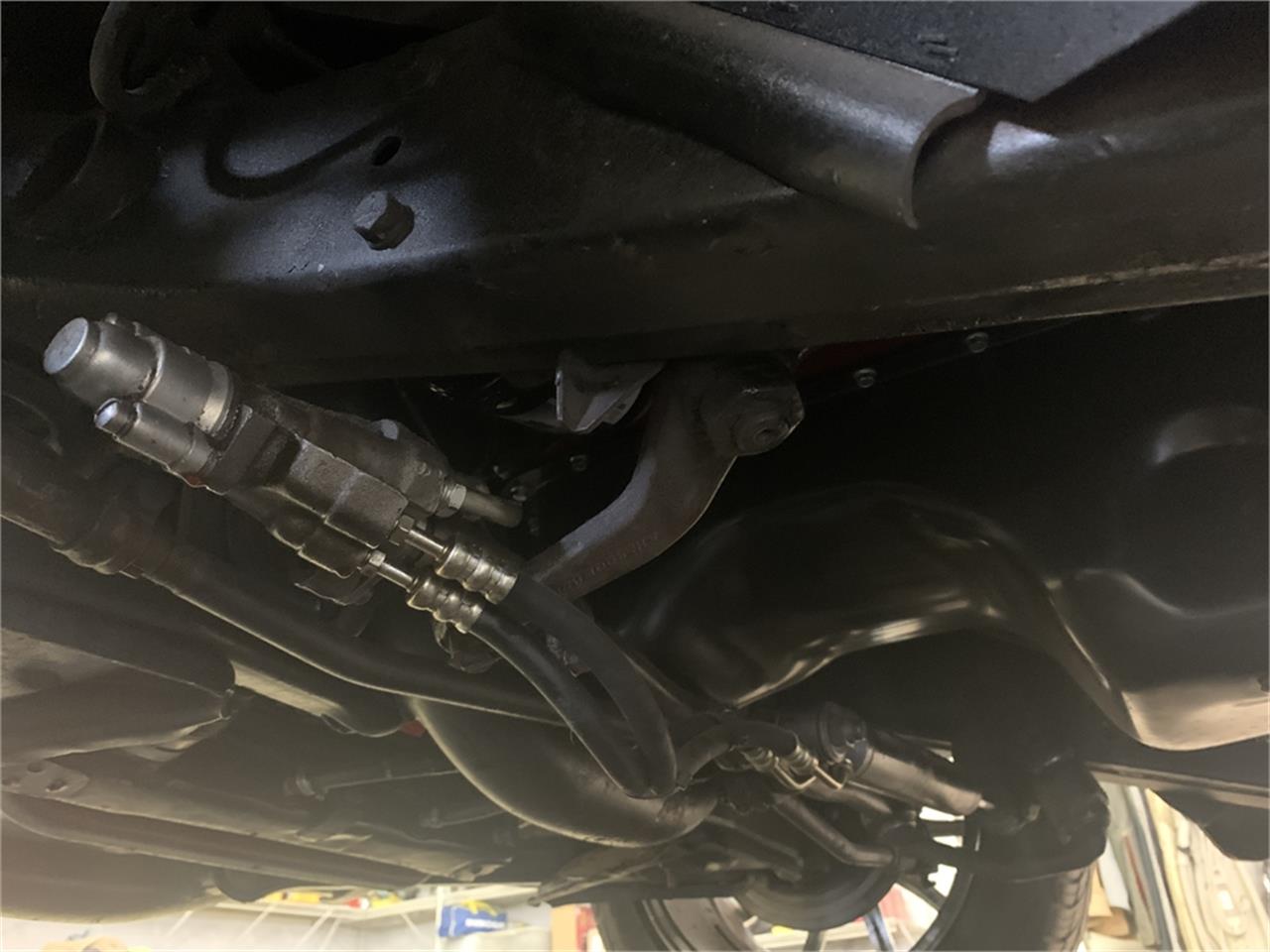 Ford-Thunderbird-1957-Kandy-Apple-Red-Gold-flake-Red-and-white-quilted-88