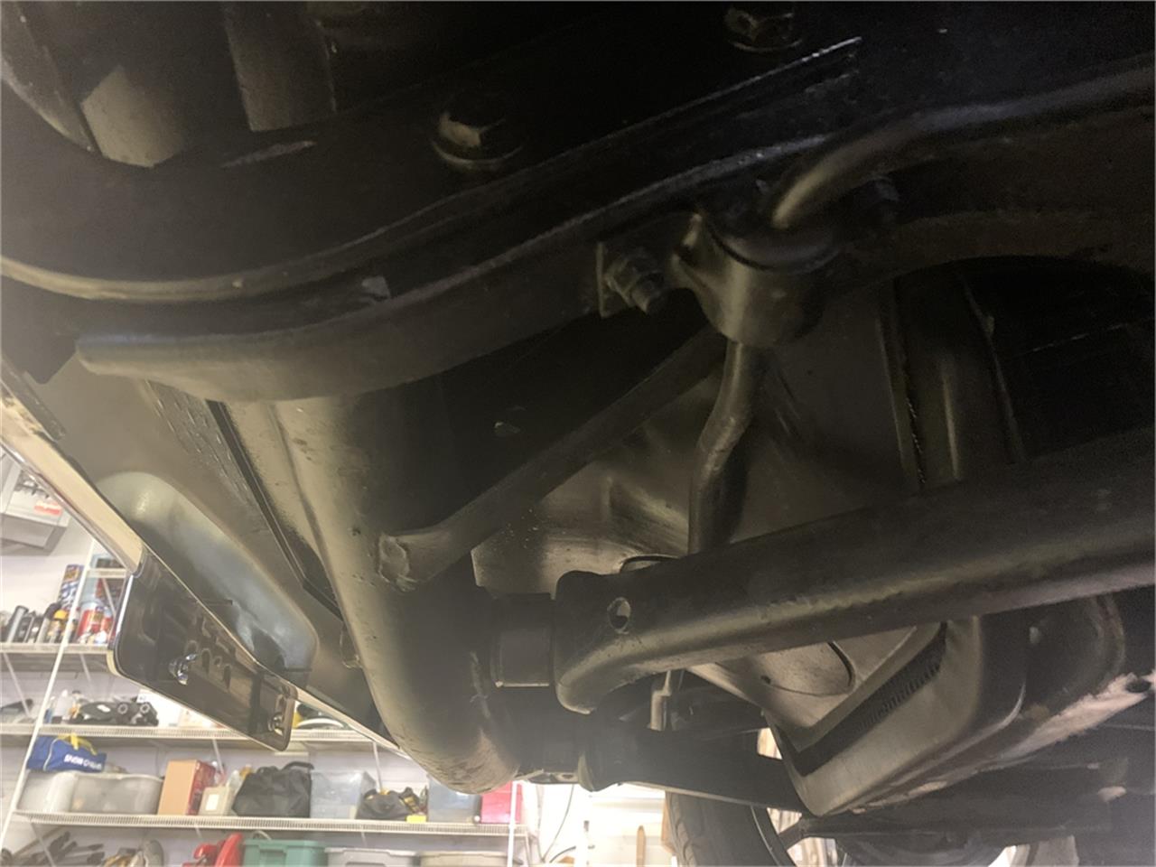 Ford-Thunderbird-1957-Kandy-Apple-Red-Gold-flake-Red-and-white-quilted-89