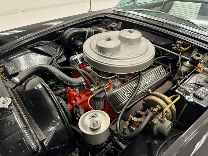 Ford-Thunderbird-1957-Raven-Black-Black-35